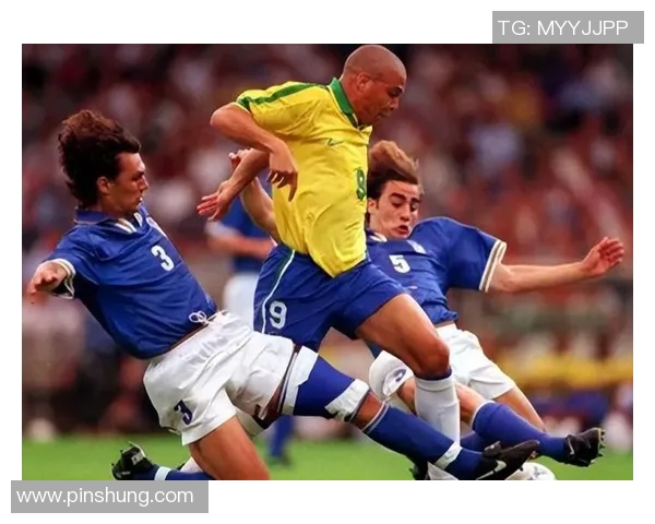 世界足坛历史上最强球员是谁？球技与成就的巅峰对决