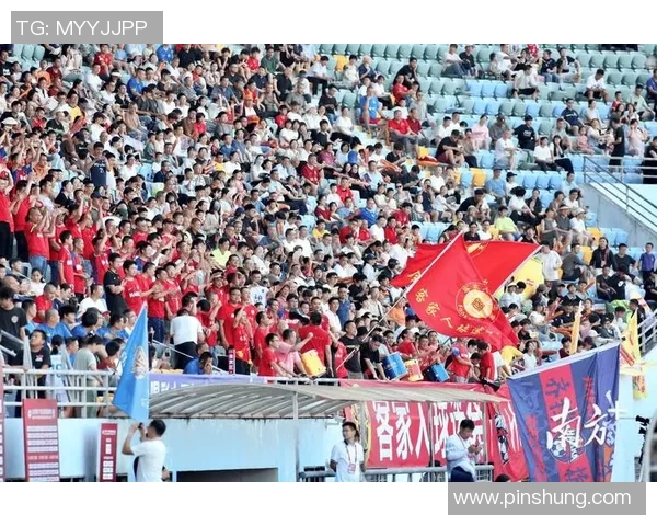 足球巨星联袂登场激情组团献艺点燃全场球迷热情盛会